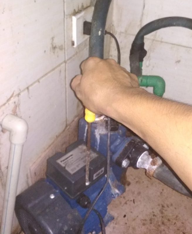 sửa chữa máy bơm nước tại phạm văn đồng